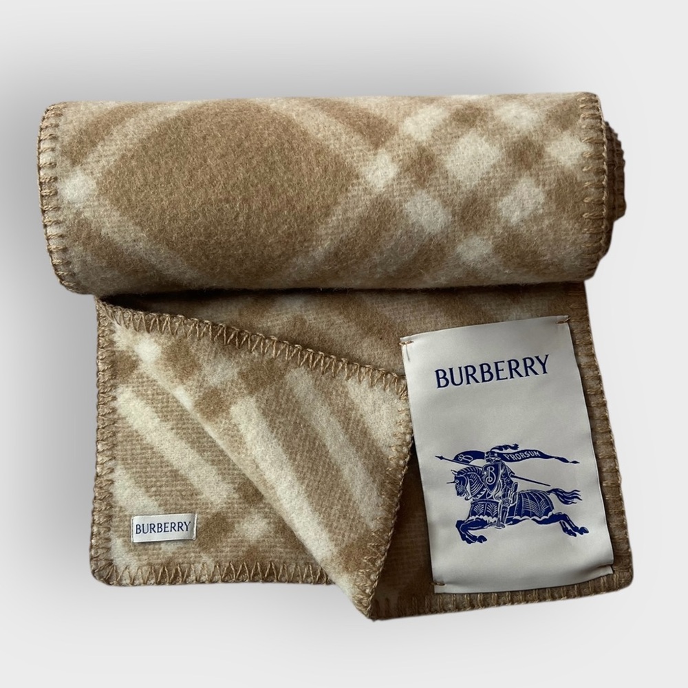 Burberry Unisex Check Wool Scarf-New, Tags Attached – Camel/Ivory Classic